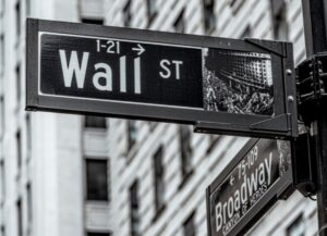 has wall street left woman behind